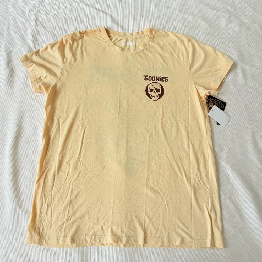 The Goonies Mens Tshirt Shortsleeve Crew Yellow Pirate Skull Yellow 2Xl NWT